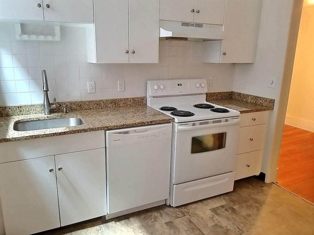 1386 Beacon St - Photo 1