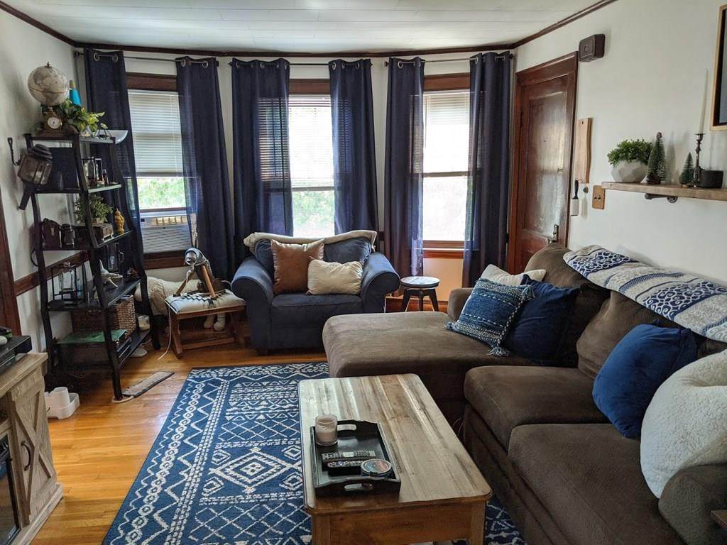 66 Brock St - Photo 1