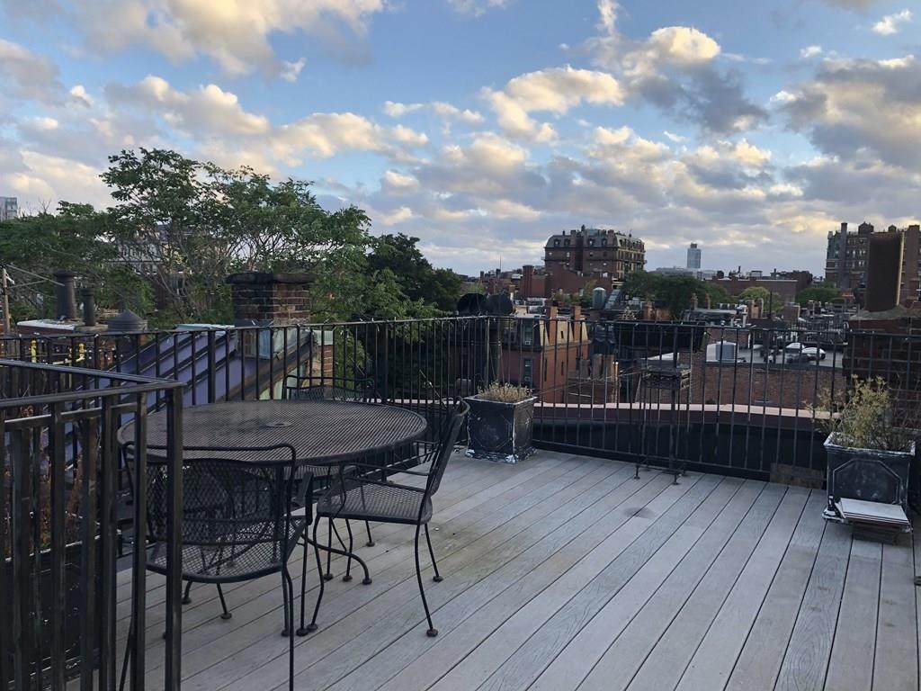 411 Beacon Street - Photo 1
