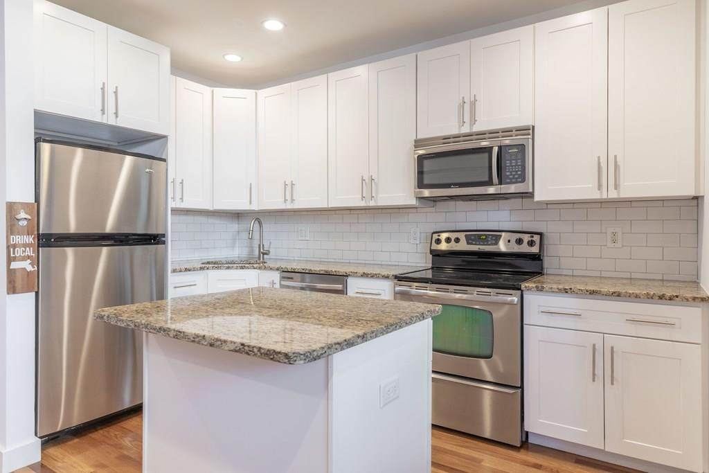 211 West 5th - Photo 1