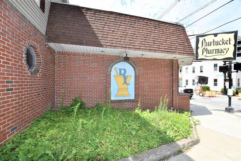 376 Pawtucket St - Photo 1