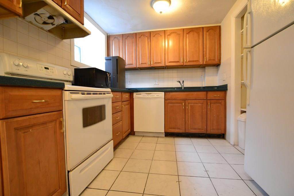 12 Sutherland Rd - Photo 1