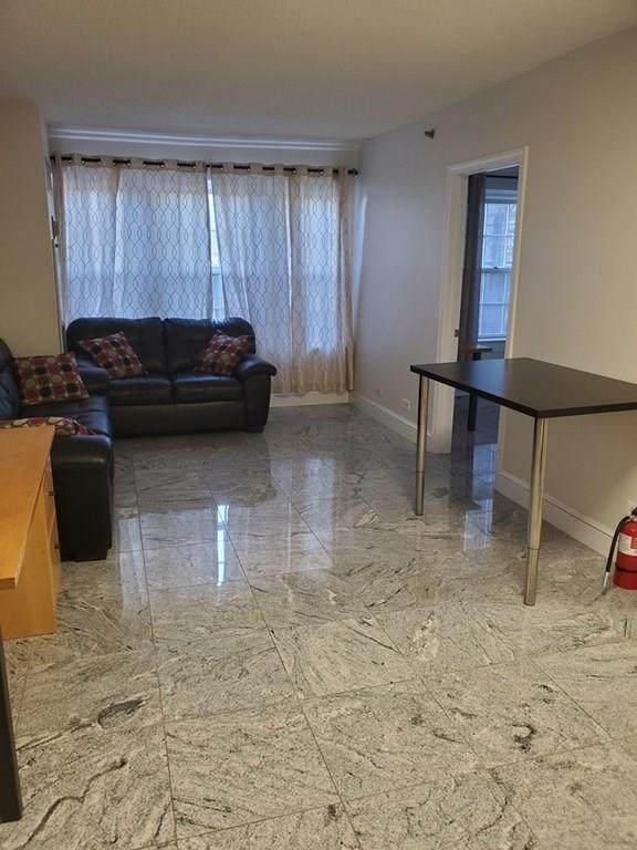 534 Beacon St - Photo 1