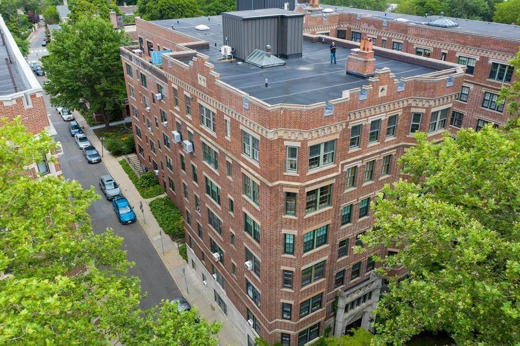 987 Memorial Drive - Photo 1