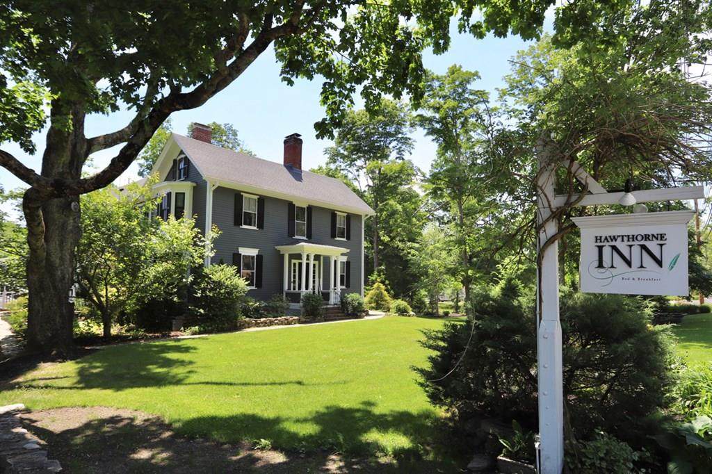 462 Lexington Road - Photo 1