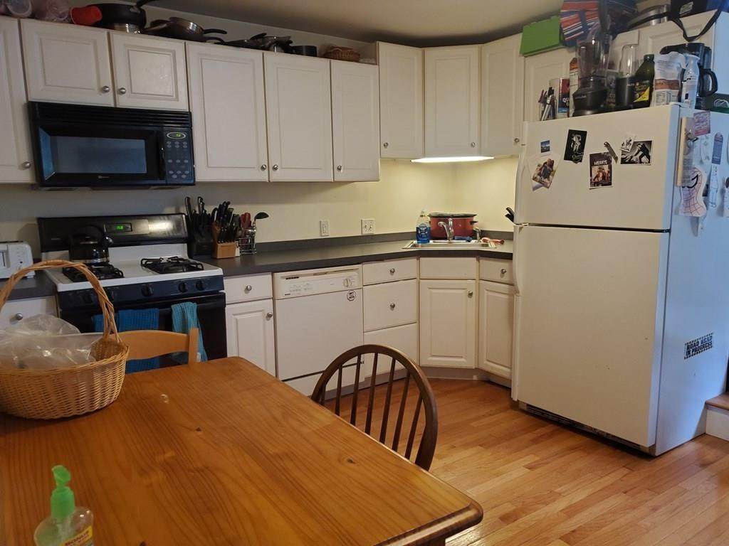 61 Strathmore Rd - Photo 1