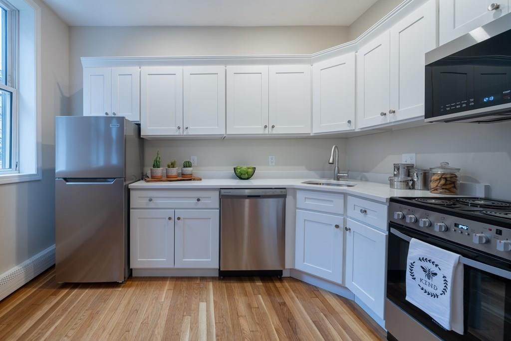 52 Irving - Photo 1