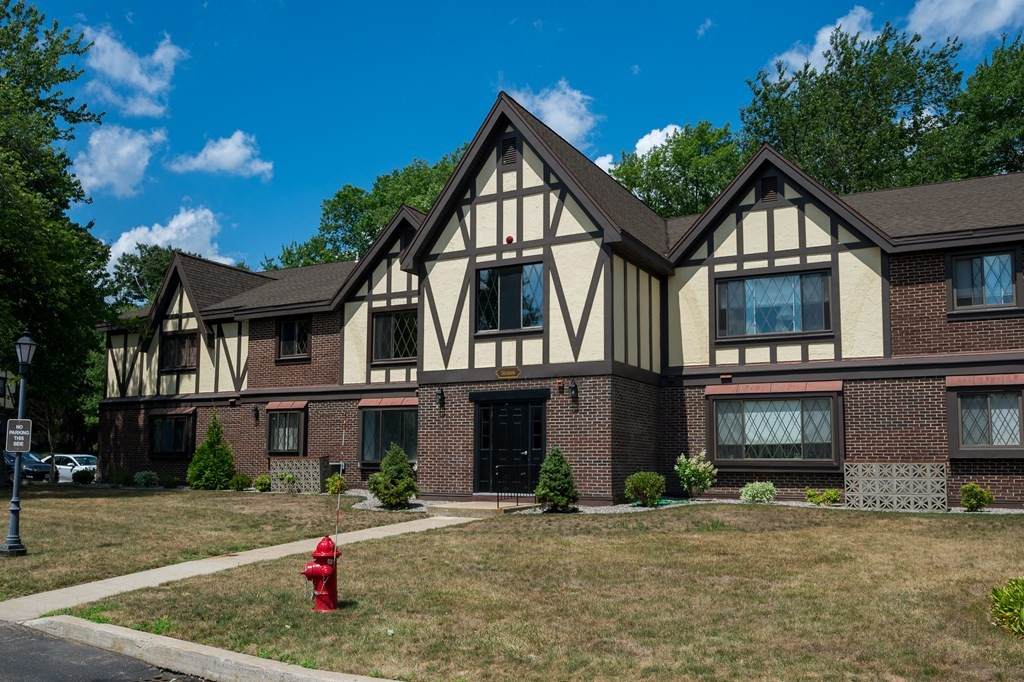 16 Royal Lake Drive - Photo 1