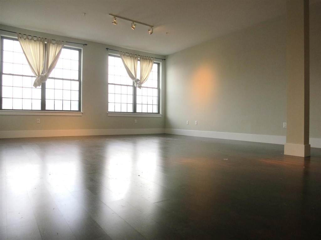 154 W 2nd St - Photo 1