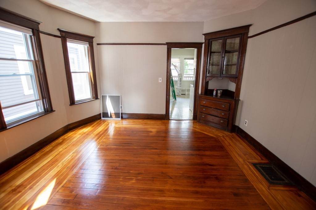 7 Bay State Ave - Photo 1