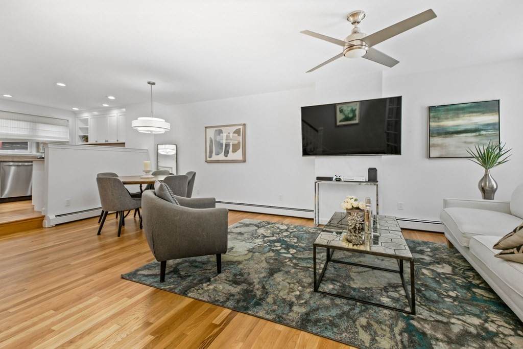 620 E 6th - Photo 1