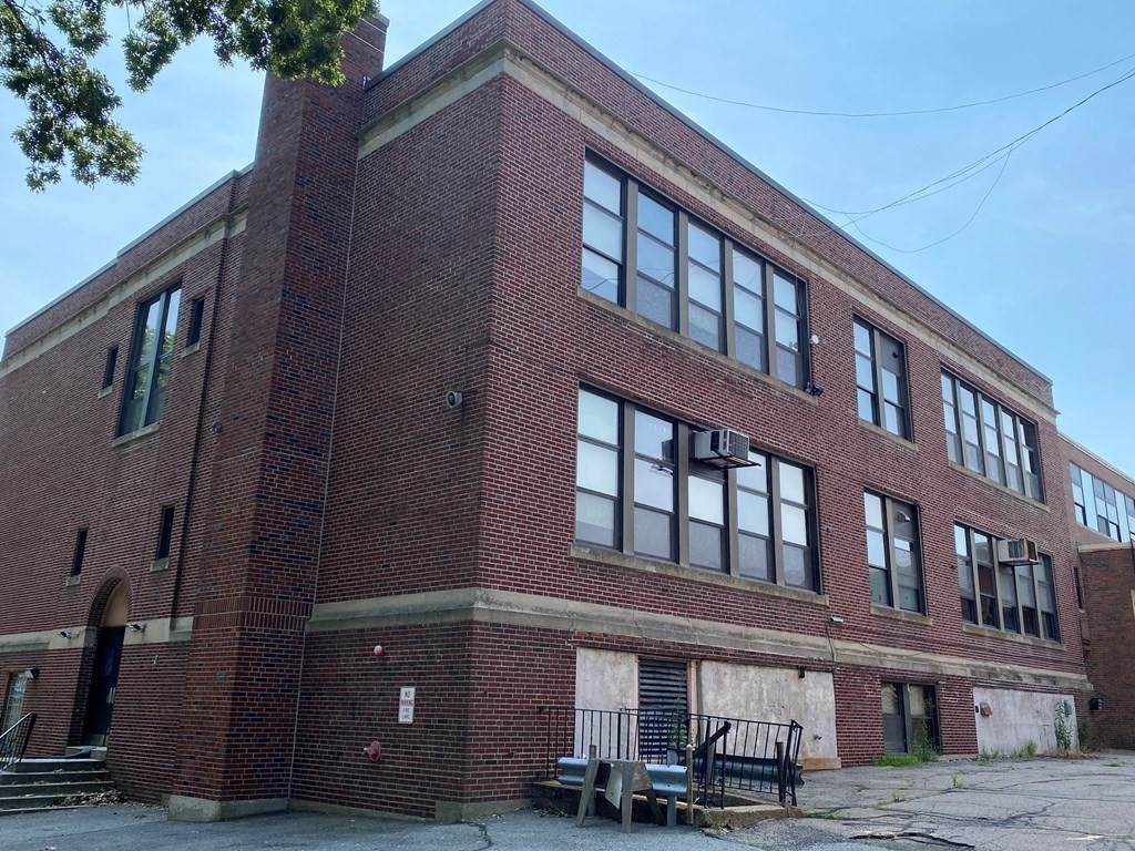 2216 Dorchester Ave - Photo 1