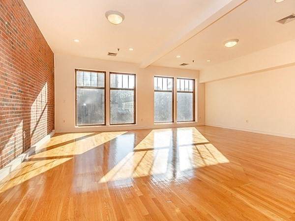 551 Boylston - Photo 1