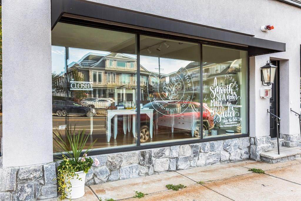 218 Humphrey Streeet - Photo 1