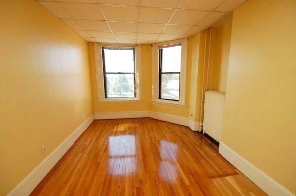 506 Beacon - Photo 1
