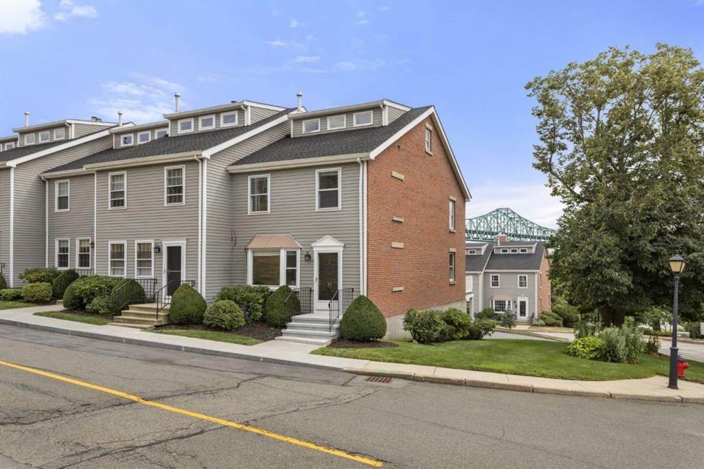 24 Breakwater Dr - Photo 1
