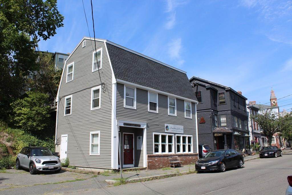 237 Washington St - Photo 1