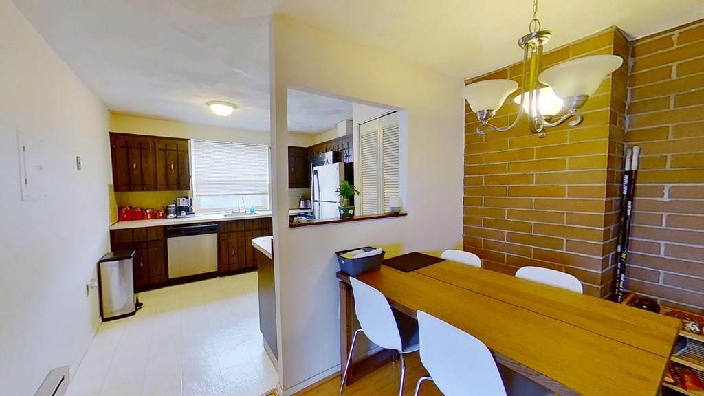 115 W Squantum - Photo 1