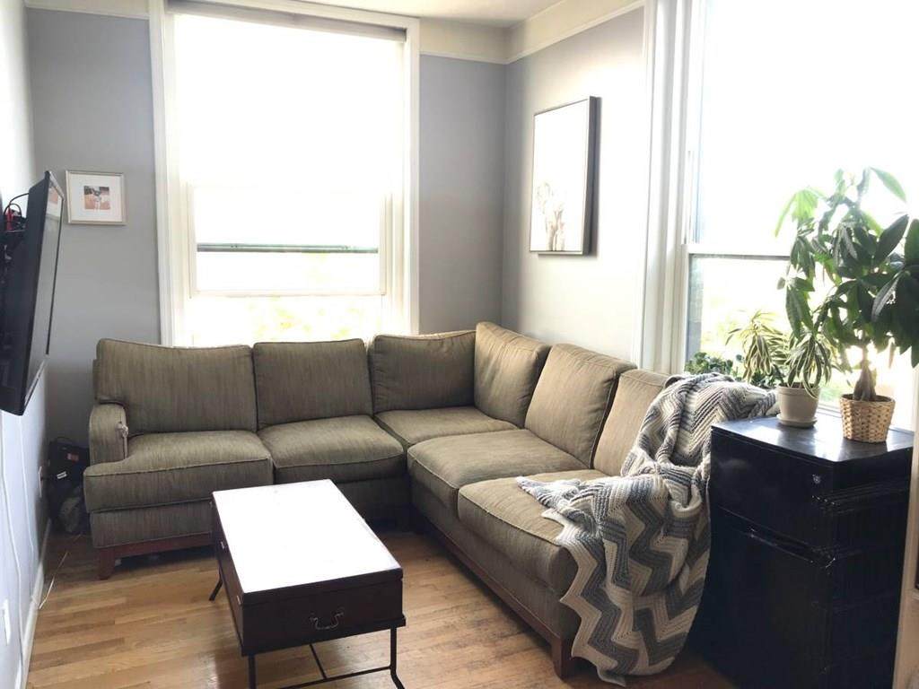 60 Charlesgate West - Photo 1