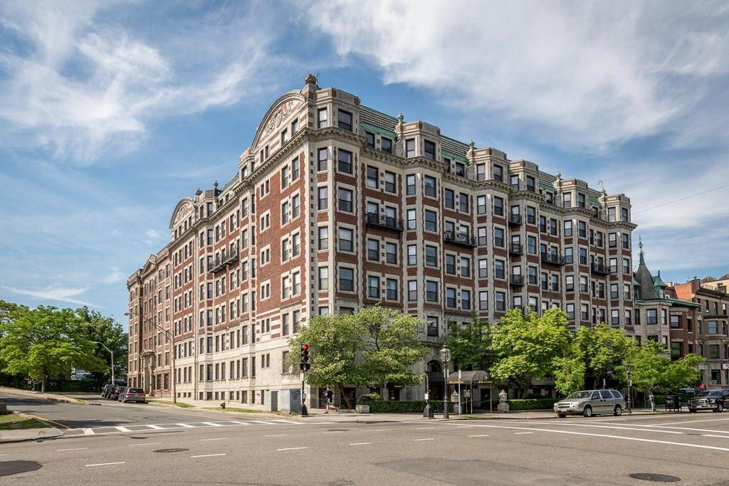 466 Commonwealth Ave - Photo 1