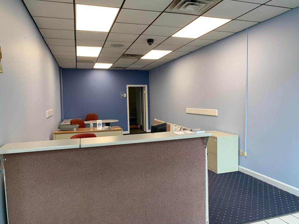 1819 Acushnet Avenue - Photo 1