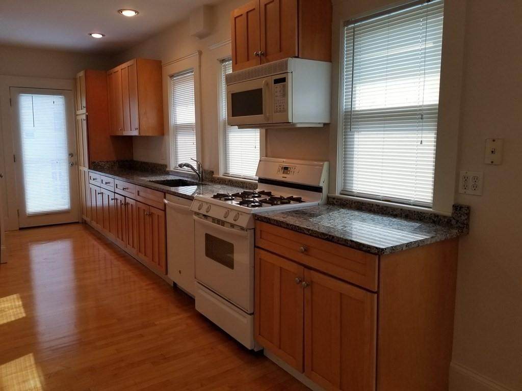 68 Putnam Street - Photo 1