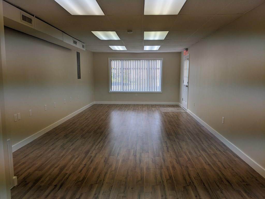 146 Lakeview Ave - Photo 1
