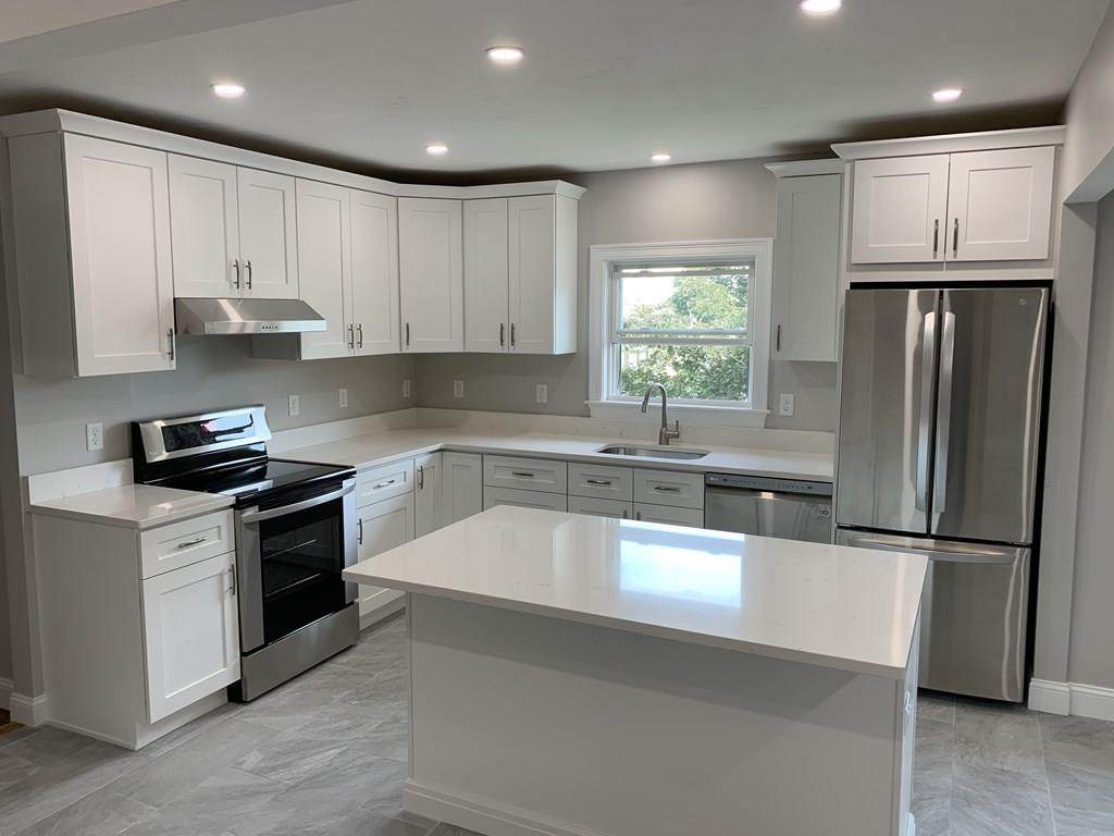 434 Hollis St - Photo 1