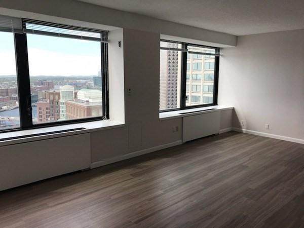 85 East India Row - Photo 1