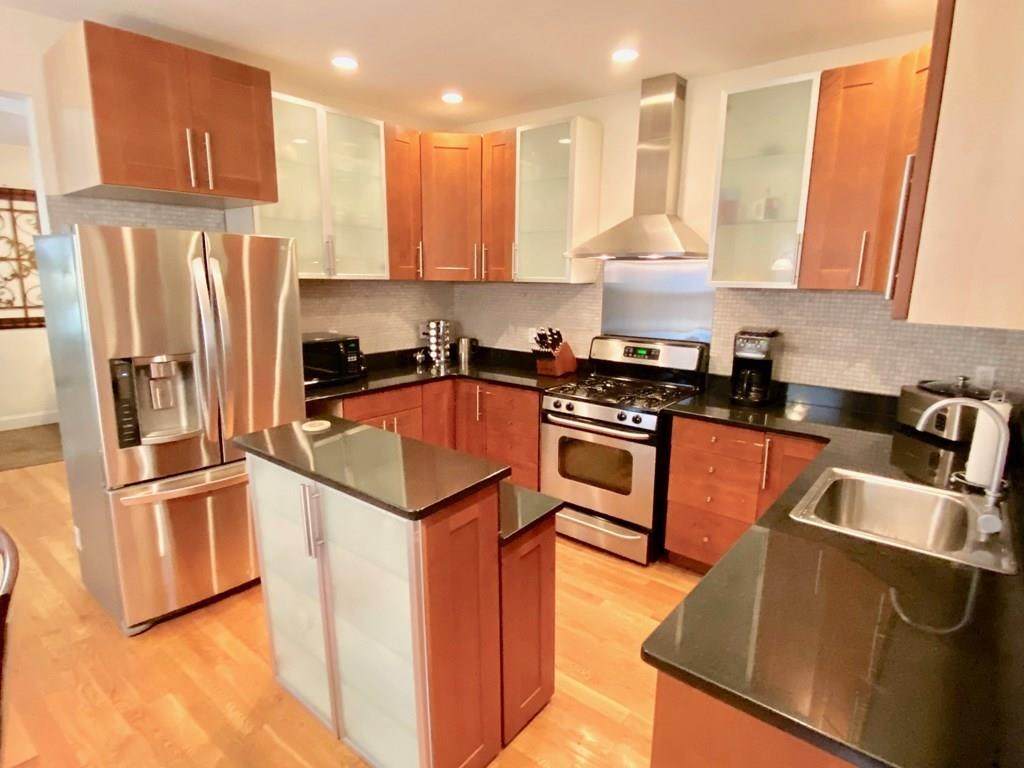 12 Everett St - Photo 1