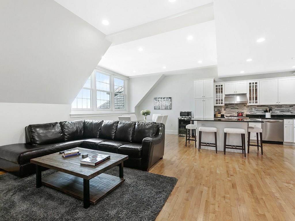 110 O St - Photo 1
