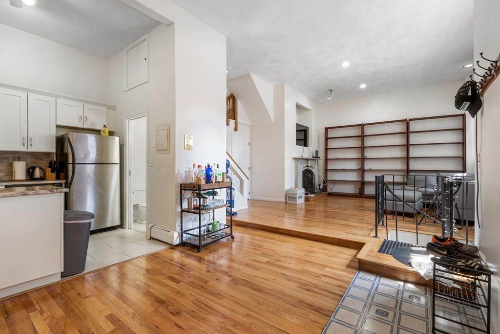 113 W Dedham - Photo 1