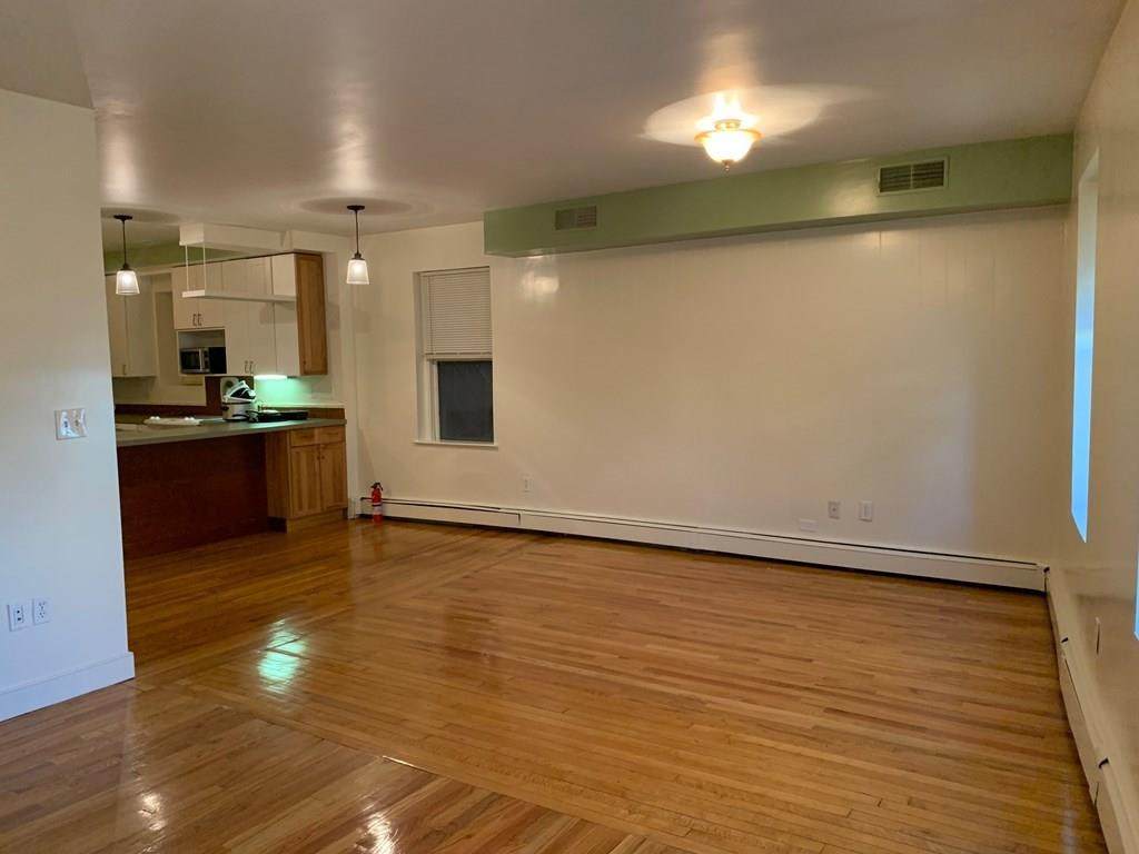 488 Commercial St - Photo 1