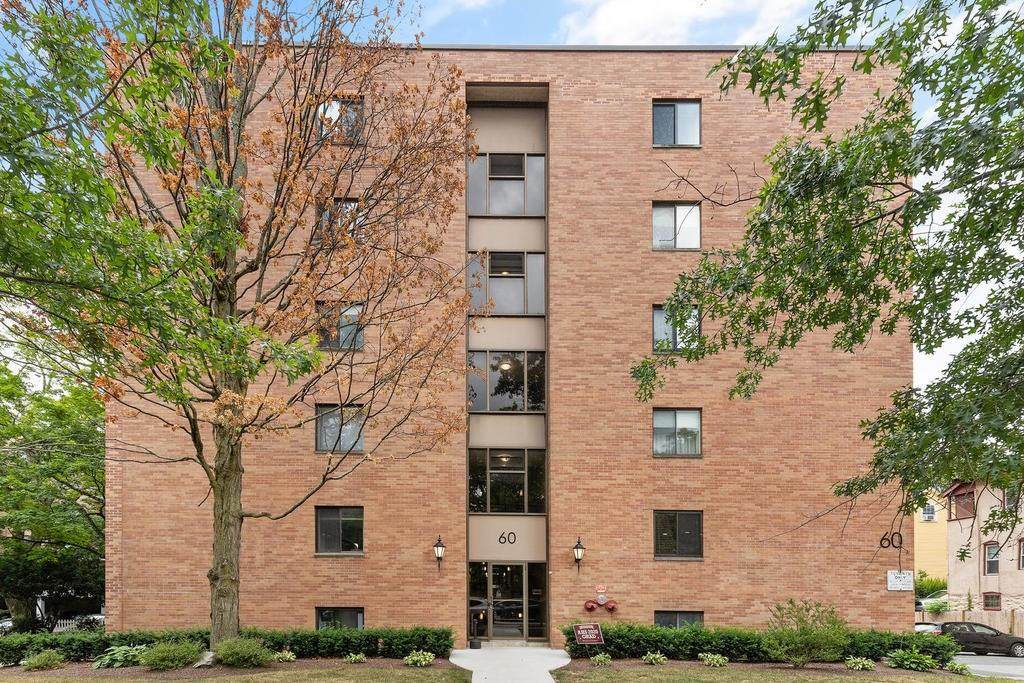 60 Pleasant St - Photo 1