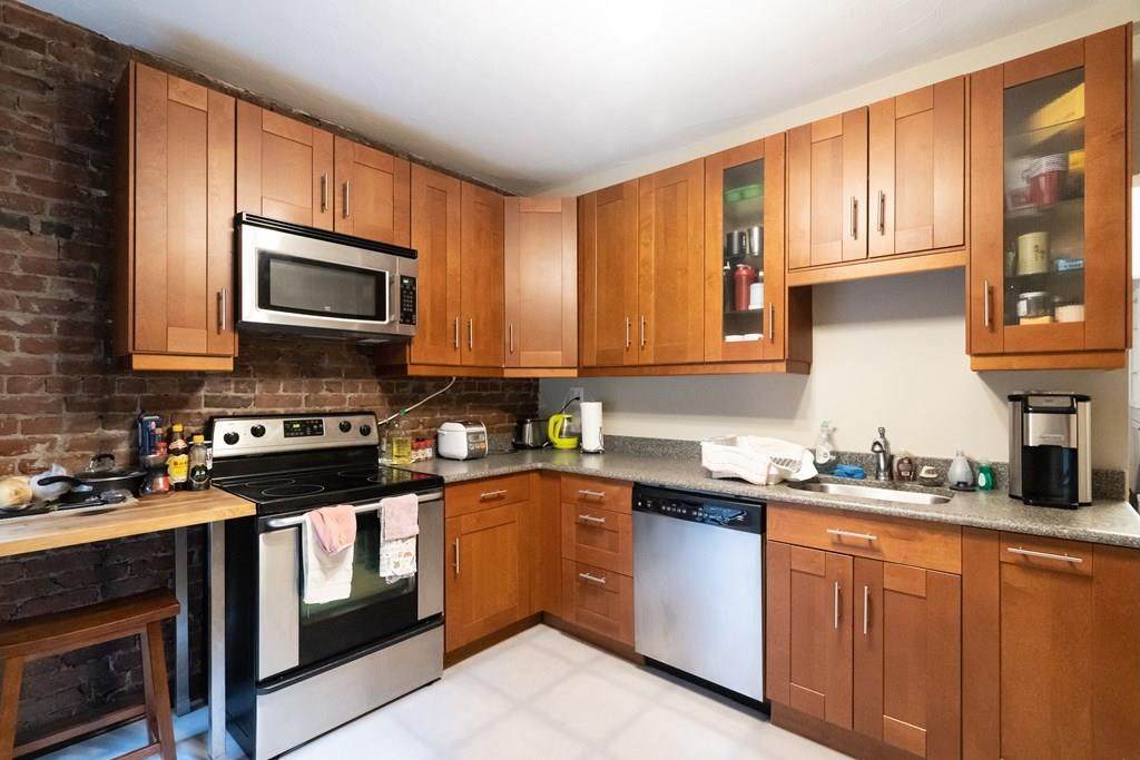 1408 Commonwealth Ave - Photo 1