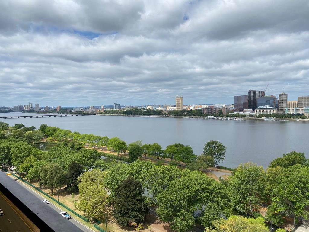 180 Beacon Street - Photo 1