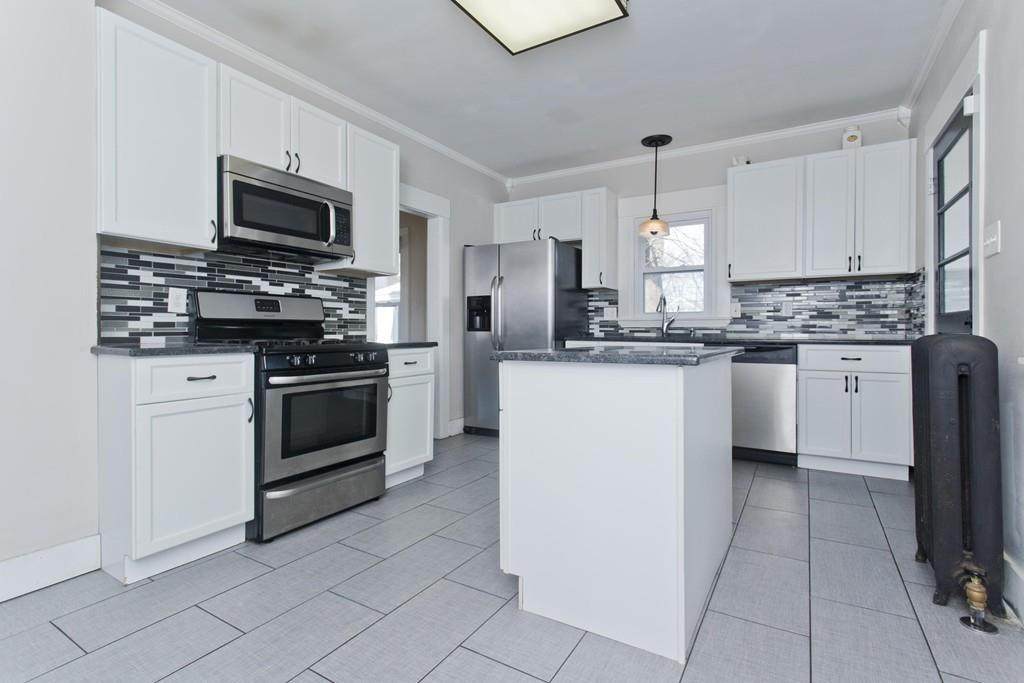 27 Greenwich St - Photo 1