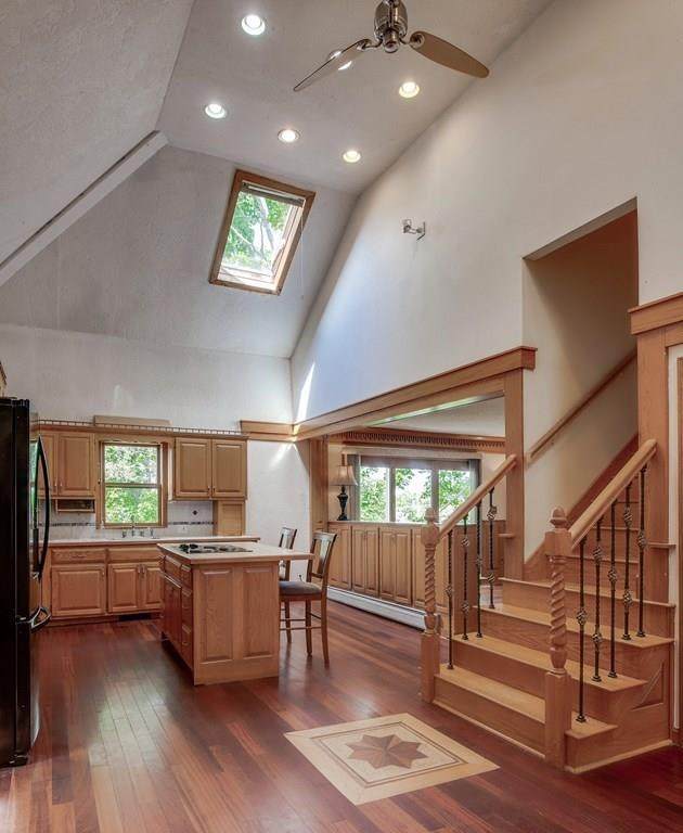 714 S Main St - Photo 1