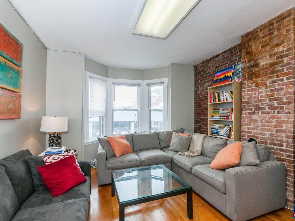 52 Jfk St - Photo 1