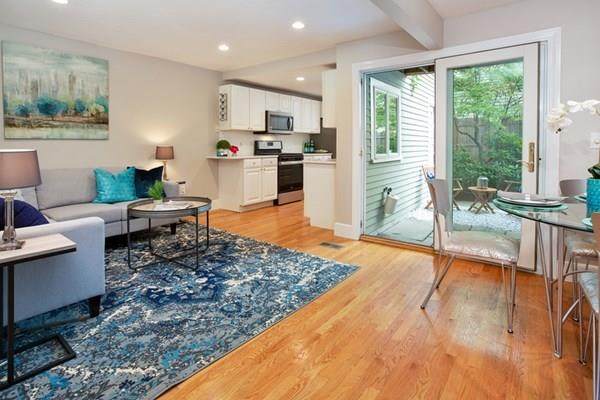 51 Russell St - Photo 1