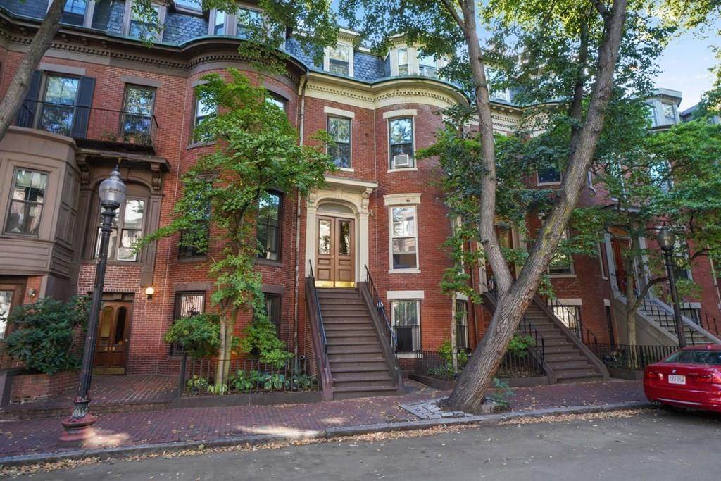 216 West Canton St - Photo 1