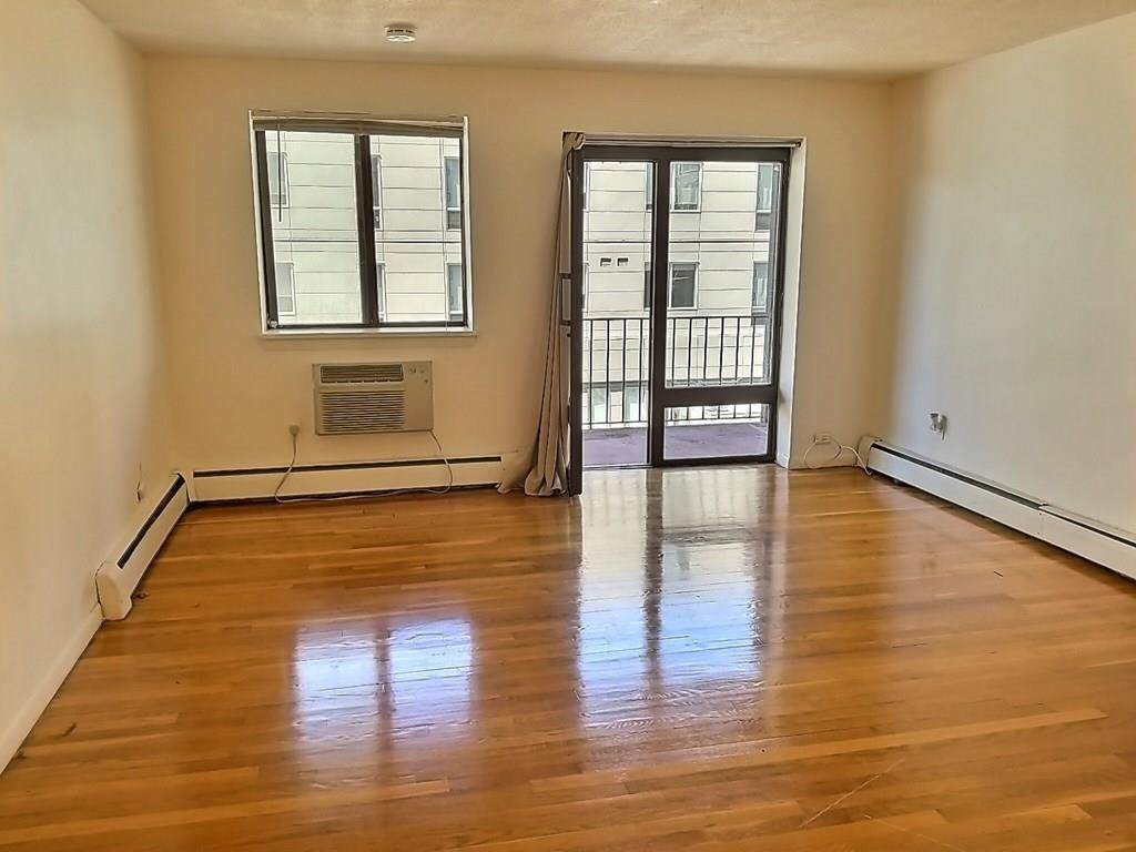 1039 Commonwealth Ave - Photo 1