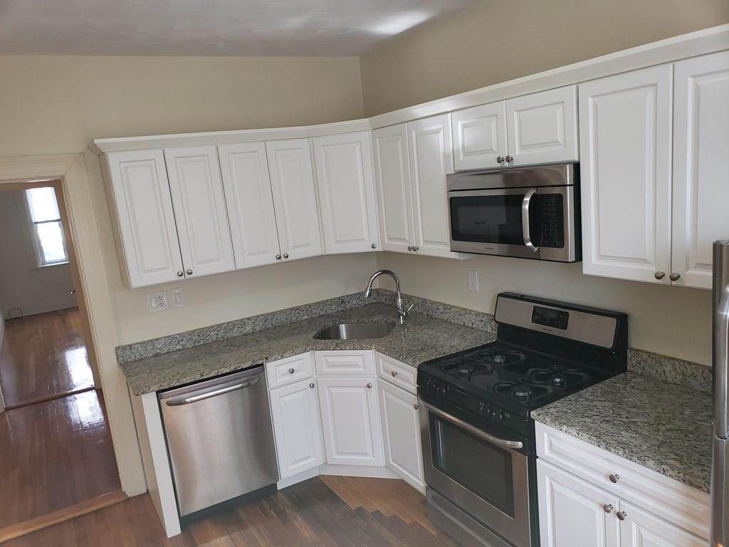 390 Fellsway West - Photo 1