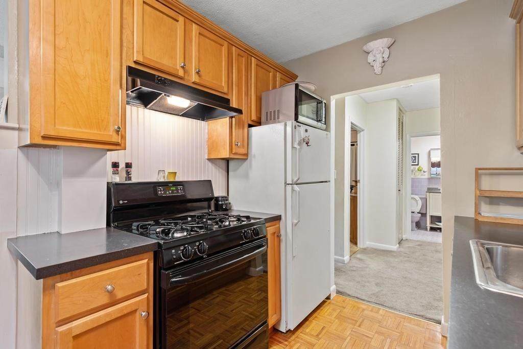4925 Washington Street - Photo 1
