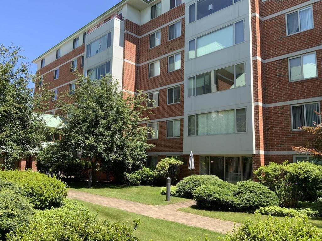 183 Oak St - Photo 1
