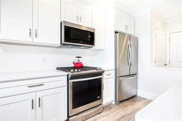 463 Rutherford Ave - Photo 1
