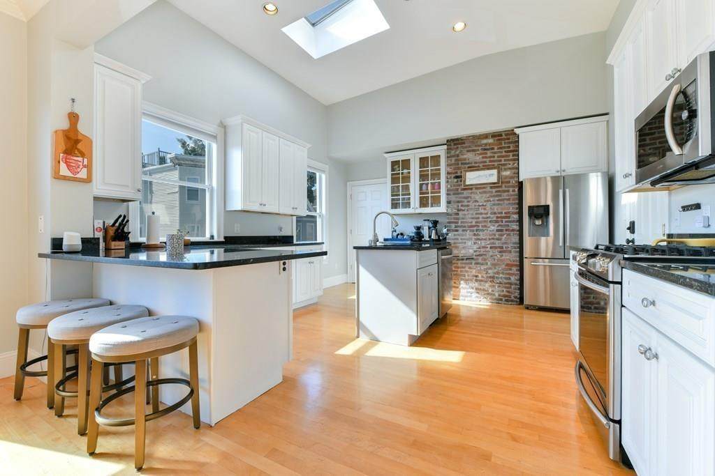 90 M St - Photo 1