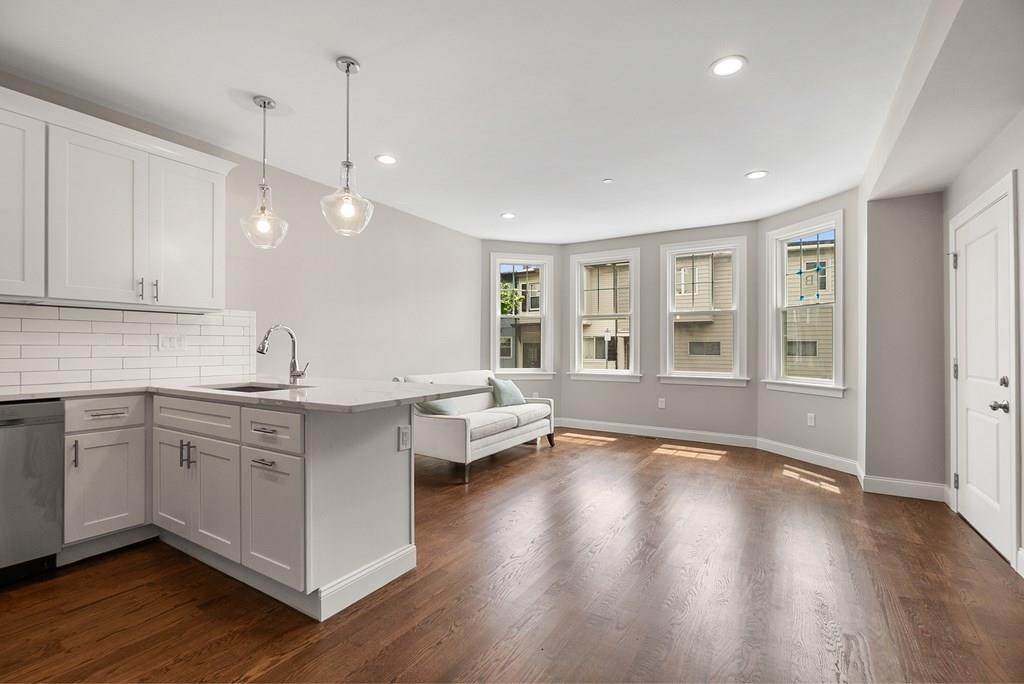 92 Bennington - Photo 1