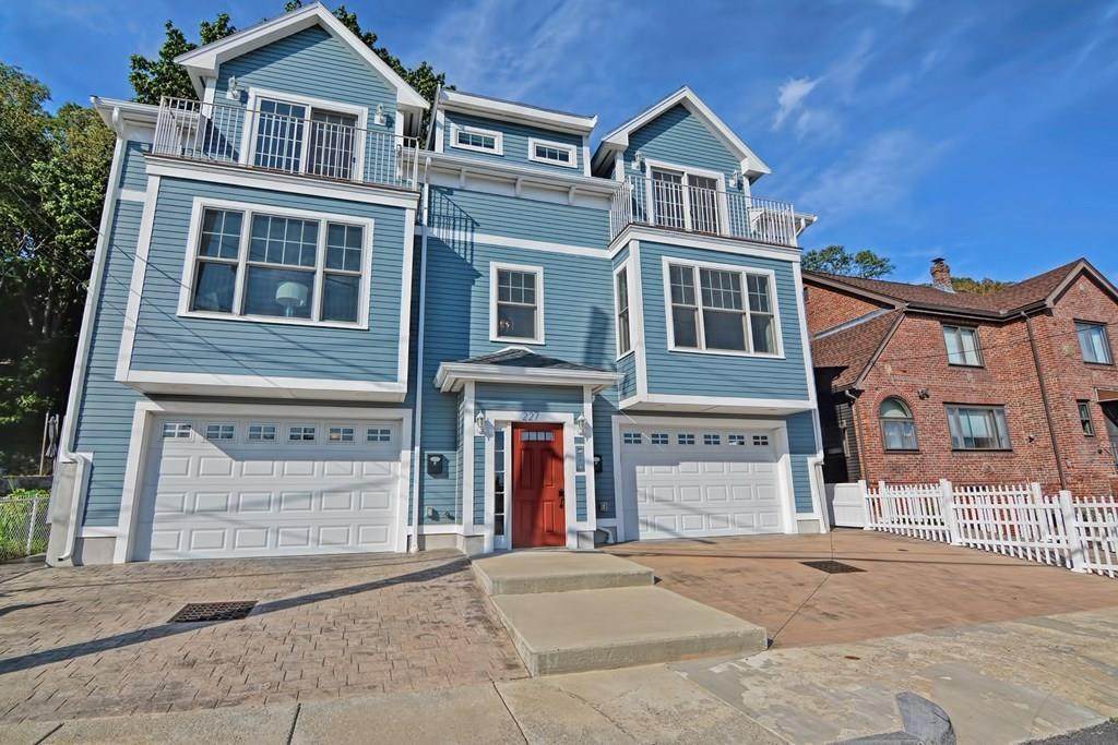 227 Gladstone - Photo 1
