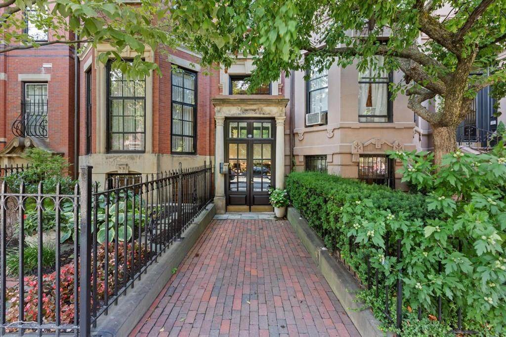 340 Beacon St - Photo 1